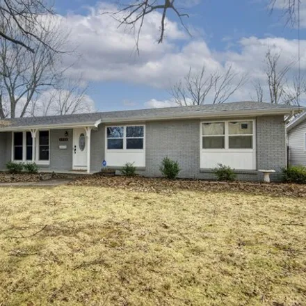 Buy this 3 bed house on 2538 East Seminole Street in Springfield, MO 65804