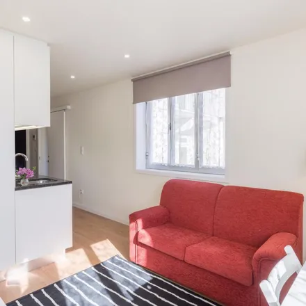 Rent this 1 bed apartment on Chapéus 9 Abril in Rua de Entreparedes, 4000-198 Porto