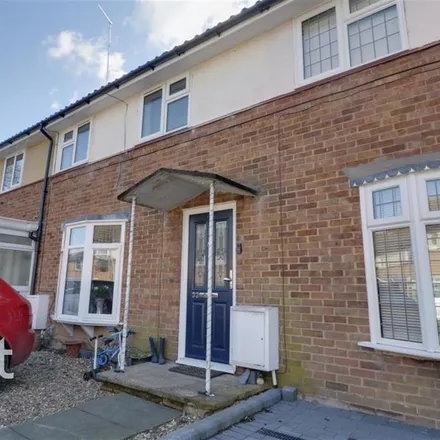 Rent this 3 bed townhouse on Fullers Mead in Harlow, CM17 9AS