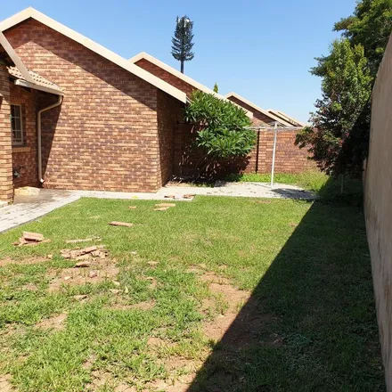 Rent this 2 bed townhouse on unnamed road in Wapadrand Security Village, Gauteng