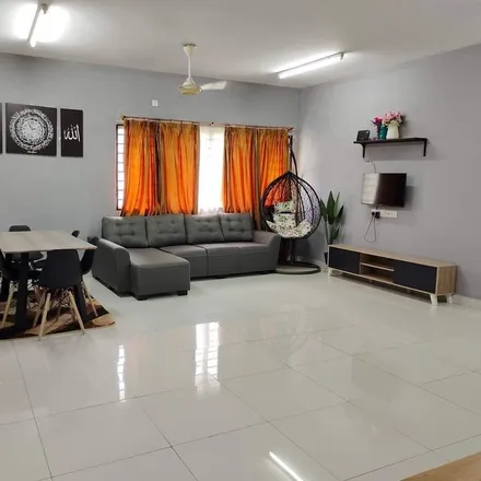 Rent this 3 bed apartment on unnamed road in Taman Puncak Saujana, 43000 Kajang Municipal Council