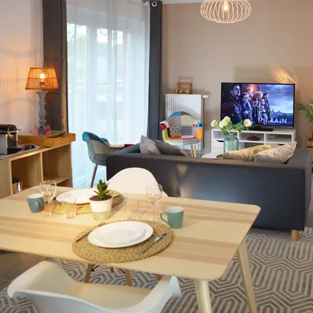 Rent this 1 bed apartment on Rue Madrée 30 in 6041 Charleroi, Belgium