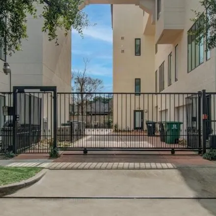 Image 3 - 1746 Montrose Boulevard, Houston, TX 77006, USA - House for sale