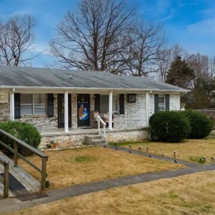 Rent this 2 bed house on 3036 Mynatt Road in Knoxville, TN 37918