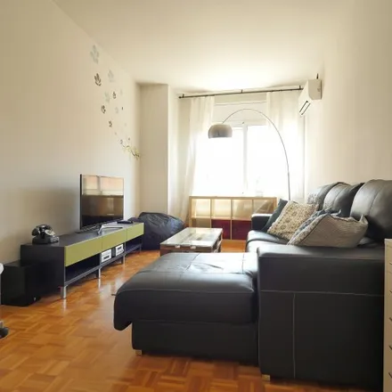 Image 5 - Carrer del Congost, 21, 08024 Barcelona, Spain - Apartment for rent
