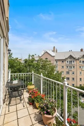 Image 4 - 101 Shearwater Ct E Apt 45, Jersey City, New Jersey, 07305 - Condo for sale
