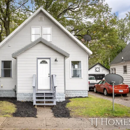 Buy this 2 bed house on 1313 Fleming Avenue in Muskegon, MI 49442