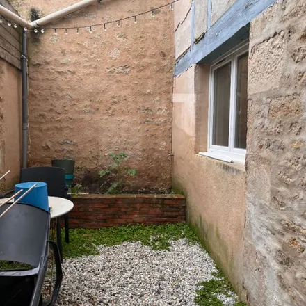 Image 6 - Le Château, 9 Rue Georges Clemenceau, 85200 Fontenay-le-Comte, France - Apartment for rent