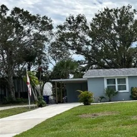 Rent this 2 bed house on 652 Pineapple Place in Venice Groves, Sarasota County