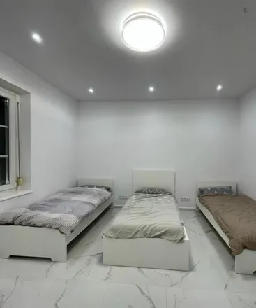 Rent this 3 bed room on Kranoldstraße 24 in 12621 Berlin, Germany