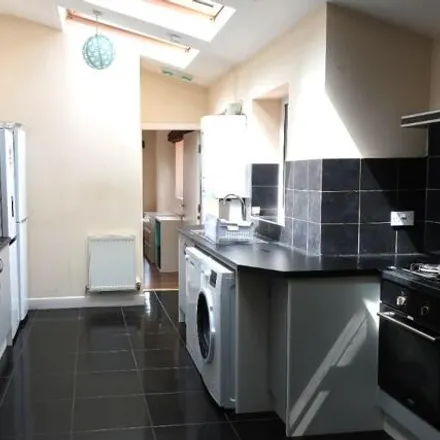 Rent this 6 bed townhouse on 22 Dartmouth Road in Selly Oak, B29 6DR
