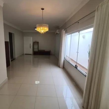 Buy this 3 bed house on Rotunda Coralia Lima Machado in Jardim Inconfidência, Uberlândia - MG