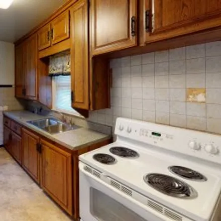 Buy this 3 bed apartment on 3901 Ruth Avenue in Southside, Lansing