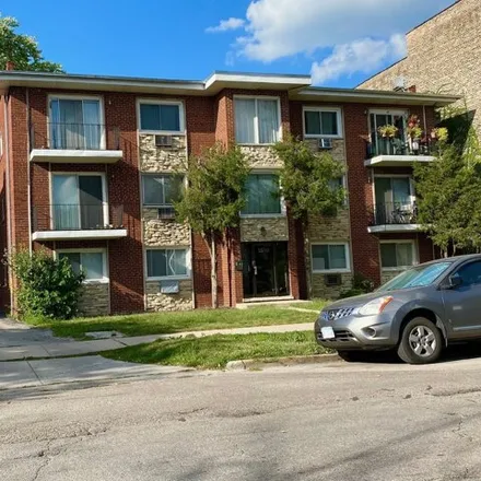 Buy this 2 bed condo on 1510 West Greenleaf Avenue in Chicago, IL 60645