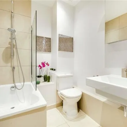 Image 5 - 48/49 Queen's Gate, London, SW7 5QL, United Kingdom - Apartment for sale