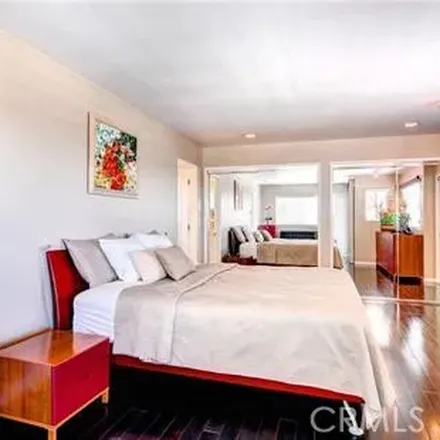 Rent this 3 bed apartment on 405 15th Street in Manhattan Beach, CA 90266