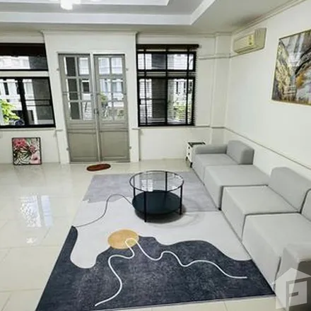 Rent this 4 bed townhouse on Baan Chicha Castle in Sukhumvit 31, Vadhana District
