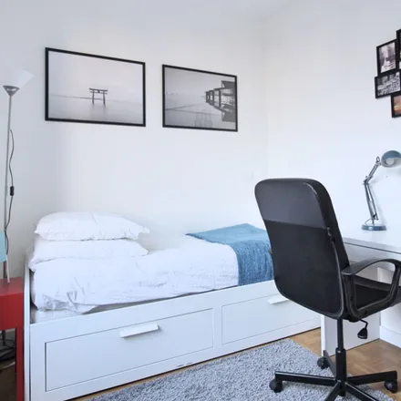 Rent this 1 bed apartment on 21 Rue Duret in 75116 Paris, France