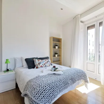 Rent this 7 bed room on Rasputín in Calle Yeseros, 28005 Madrid