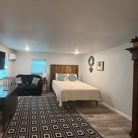 Rent this 1 bed apartment on Pensacola