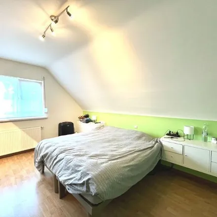 Rent this 4 bed apartment on Eenaamse 6 in 9940 Evergem, Belgium