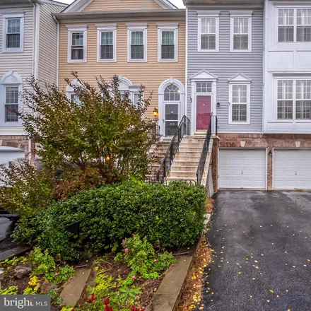 Rent this 3 bed townhouse on 800 West Boxborough Drive in Crestfield, New Castle County