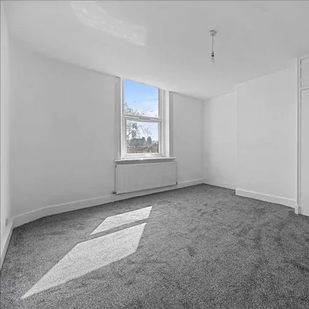 Image 1 - Streatham High Road, London, SW16 6EG, United Kingdom - Apartment for rent