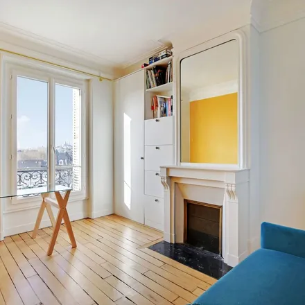 Image 2 - 12 Avenue Claude Vellefaux, 75010 Paris, France - Apartment for rent