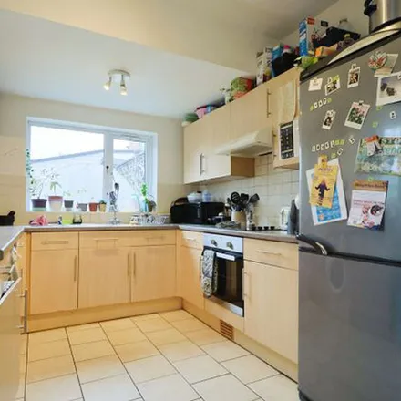 Rent this 6 bed apartment on National Grid in Raleigh Road, Bristol