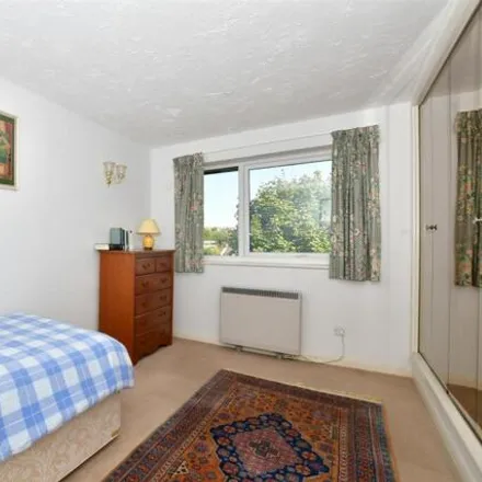 Image 5 - Azalea Court, Whytecliffe Road South, London, CR8 2AX, United Kingdom - Apartment for sale