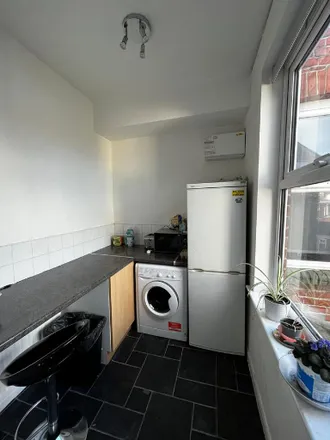 Rent this 2 bed room on 56 Peveril Street in Nottingham, NG7 4AL