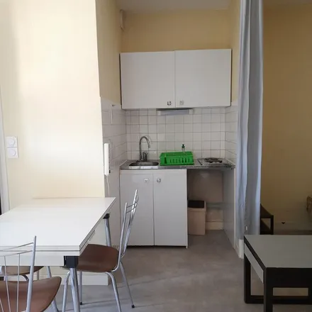 Image 2 - 14 Rue Charles de Gaulle, 42190 Charlieu, France - Apartment for rent