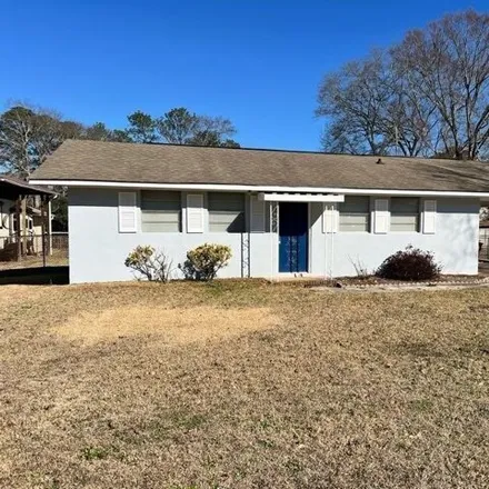 Rent this 3 bed house on 246 Harold Drive in Centerville, Houston County