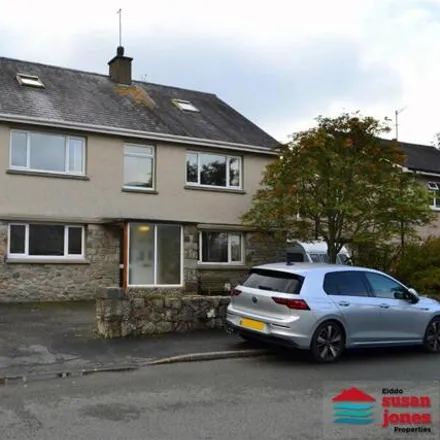 Buy this 6 bed house on Manor Avenue in Pwllheli, LL53 5AF