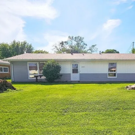Buy this 3 bed house on 3913 15th Street C in Moline, IL 61265