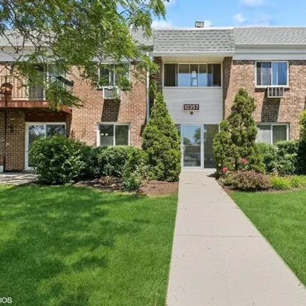 Buy this 3 bed condo on 10357 Dearlove Rd Apt 1I in Glenview, Illinois