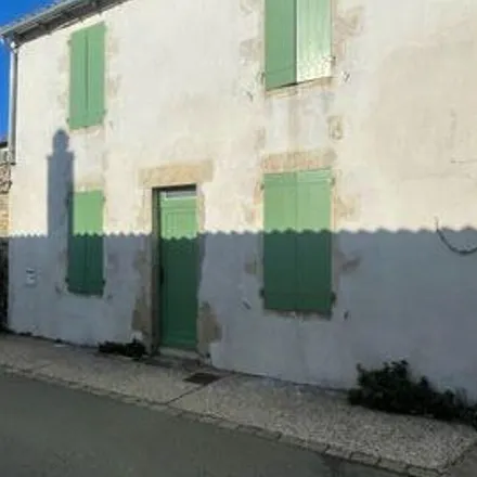 Image 6 - 2 Place Eudes d'Aquitaine, 17740 Sainte-Marie-de-Ré, France - Apartment for rent