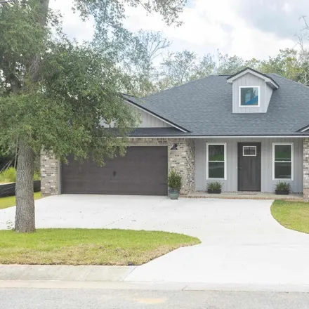Buy this 3 bed house on 6023 Ashton Woods Circle in Milton, FL 32570
