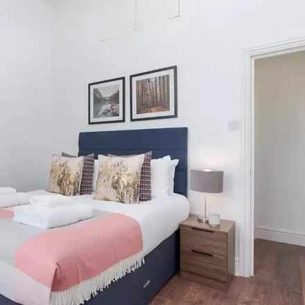 Rent this 1 bed apartment on 119 Warwick Road in London, SW5 9UB