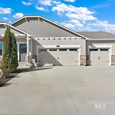 Buy this 3 bed house on 2077 South Tucson Avenue in Nampa, ID 83686