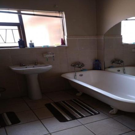 Rent this 3 bed house on Main Post Office in Saint Andrews Street, Mangaung Ward 19