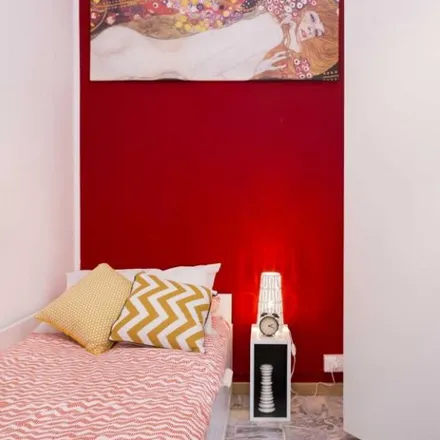 Rent this 3 bed room on Largo Cavalieri di Malta in 10, 20146 Milan MI