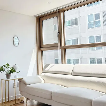 Rent this 3 bed apartment on South Korea in Seoul, Banpo 1(il)-dong
