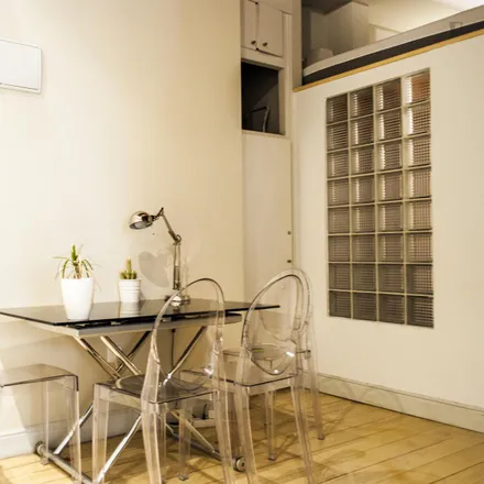 Rent this 2 bed apartment on Madrid in Calle de Fúcar, 17
