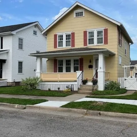 Buy this 3 bed house on 401 King North in Lancaster, OH 43130