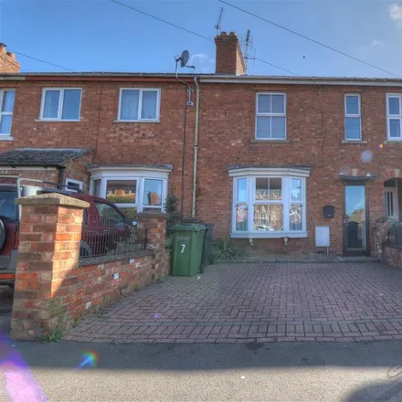 Rent this 3 bed townhouse on 15 Briar Close in Evesham, WR11 4JQ