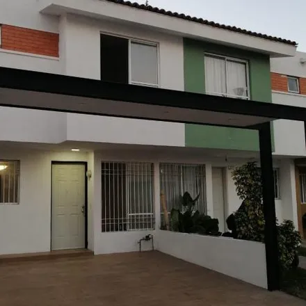 Rent this 5 bed house on Calle Lázaro Cárdenas in Parques de Tesistán, 45200 Zapopan