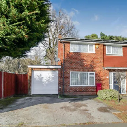 Buy this 3 bed house on Linstead Road in Farnborough, GU14 9HH