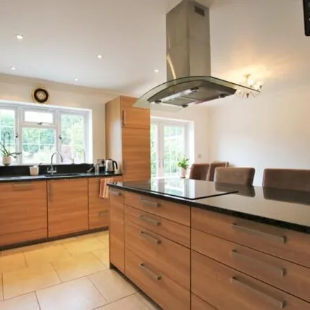 Image 3 - Sandhurst Road, Wokingham, RG40 3JN, United Kingdom - House for sale