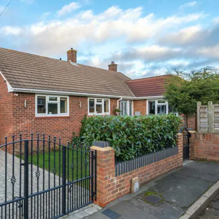 Buy this 3 bed house on Copthorne Close in Shepperton, TW17 9EW